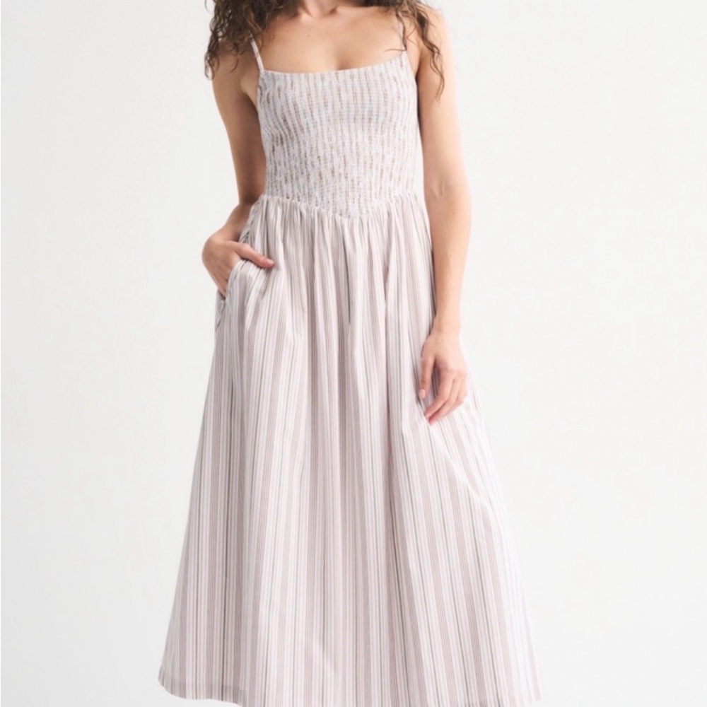 BRAND NEW WITH TAGS Abercrombie and Fitch Dipped-Waist Smocked Midi Dress